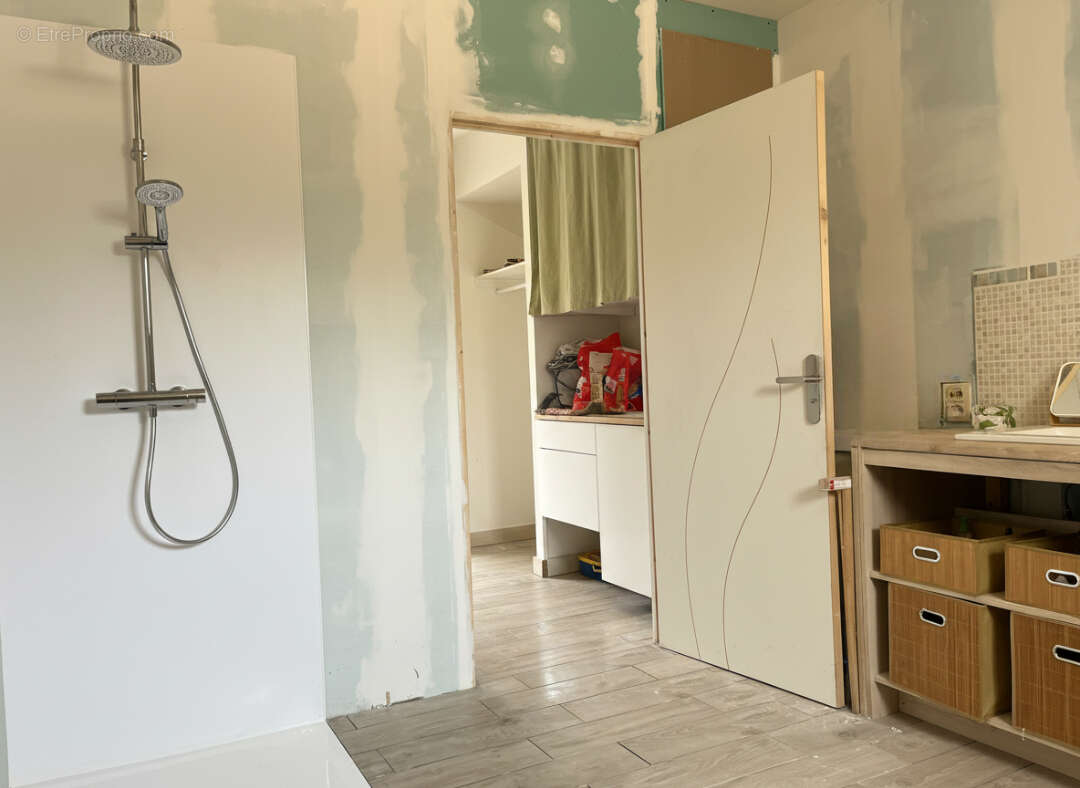 Maison de plain-pied - 6 pièces - 170 m² - Champmillon - photo 5