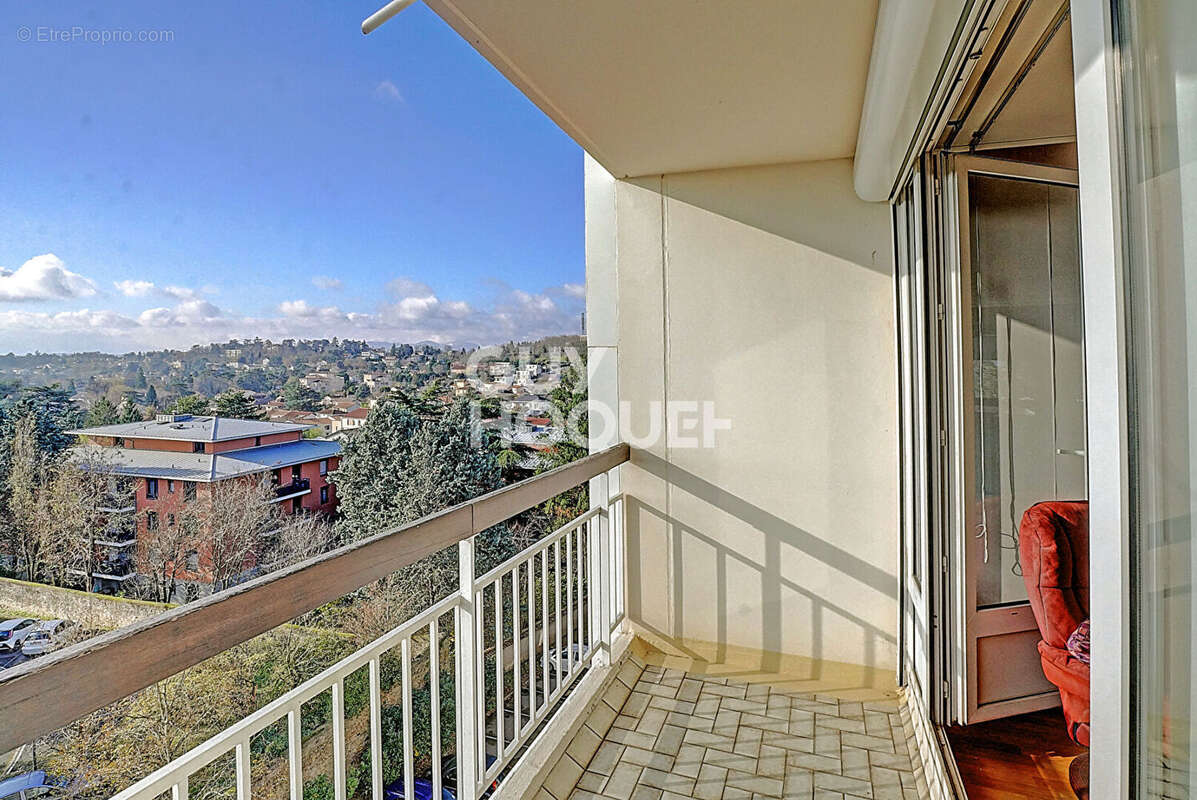 Appartement à SAINT-GENIS-LAVAL