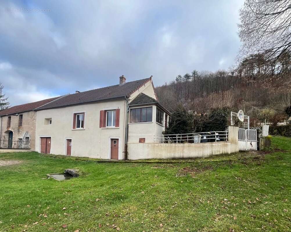 Maison à SAINT-VICTOR-SUR-OUCHE