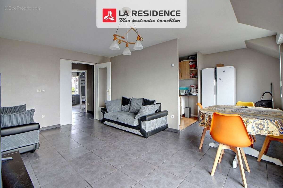 Appartement à CHANTELOUP-LES-VIGNES