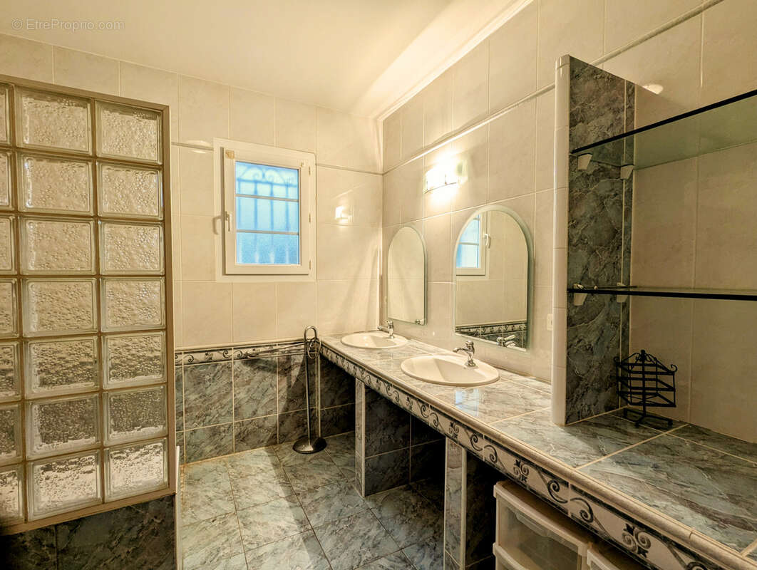 Maison à ESPONDEILHAN