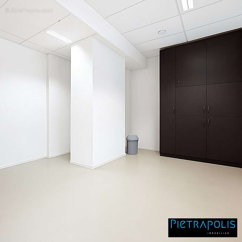 Commerce à SAINT-PRIEST