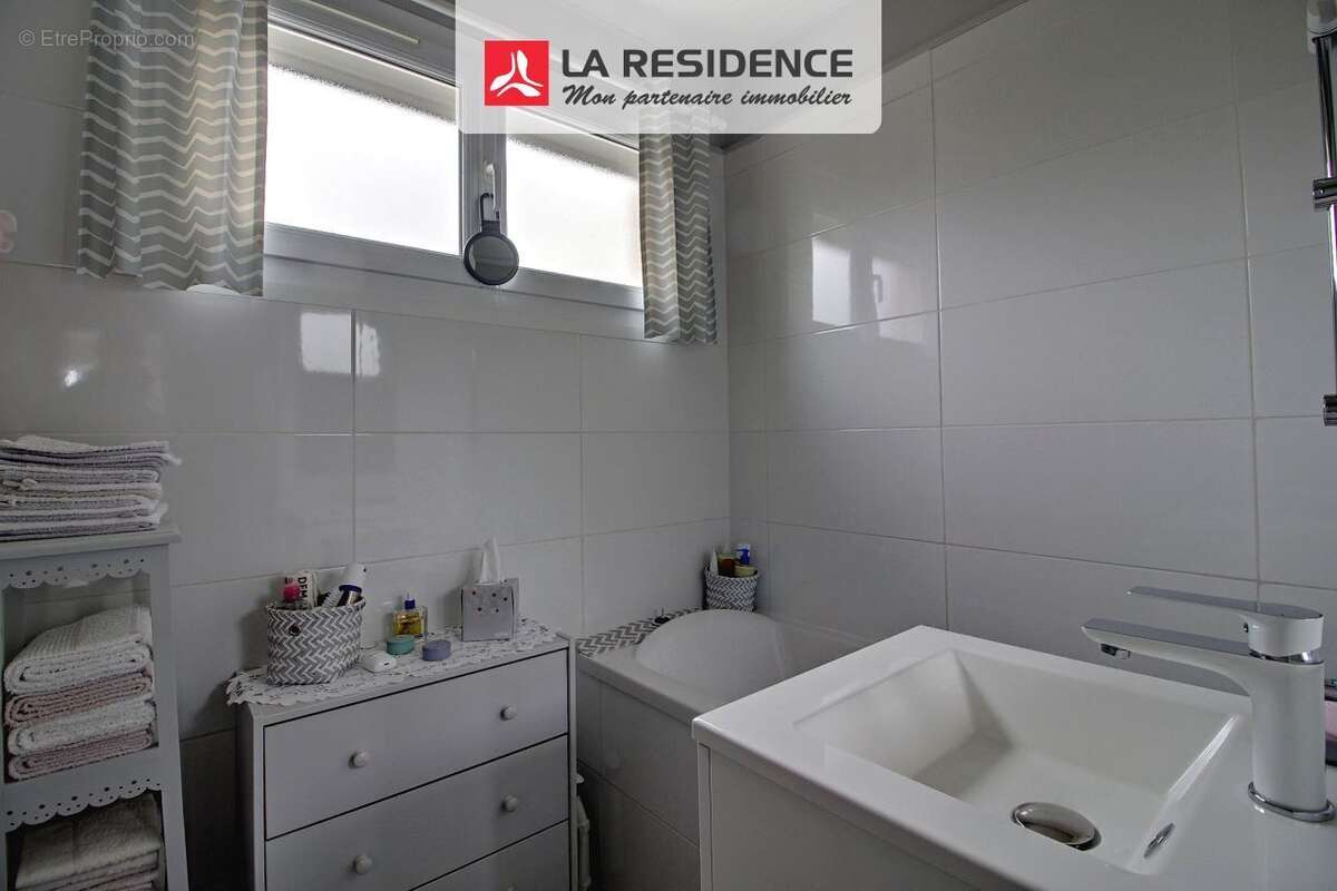 Appartement à SAINT-ETIENNE-DU-ROUVRAY