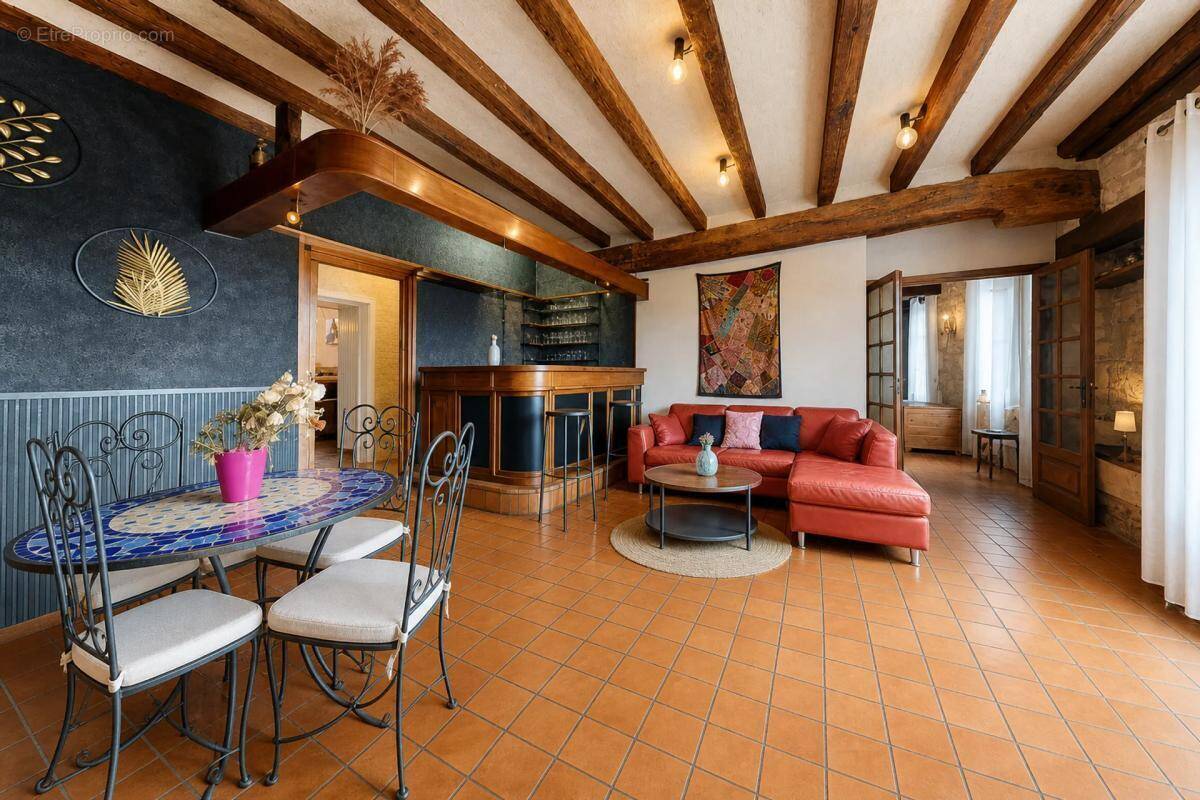 Maison à EYMOUTHIERS