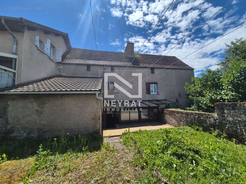 Maison à SAINT-LEGER-SUR-DHEUNE