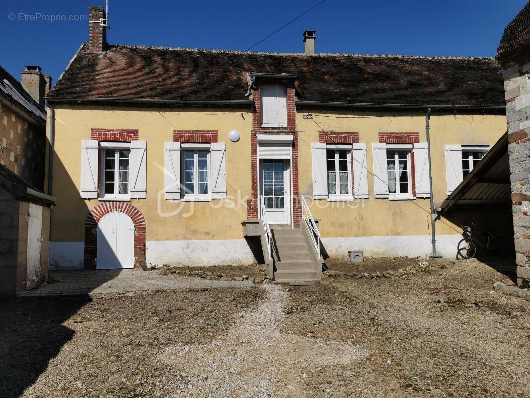 Maison à LA CHAPELLE-SUR-OREUSE