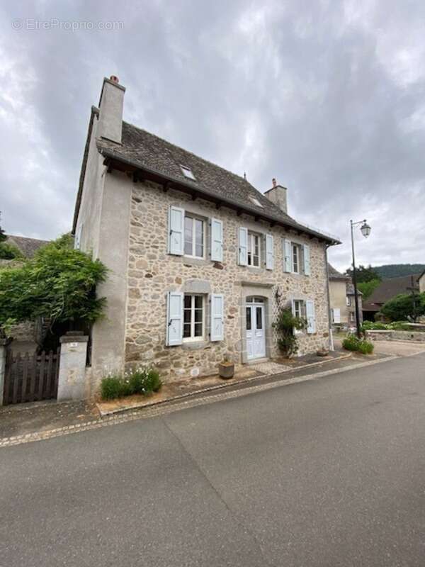 Maison à JUNHAC