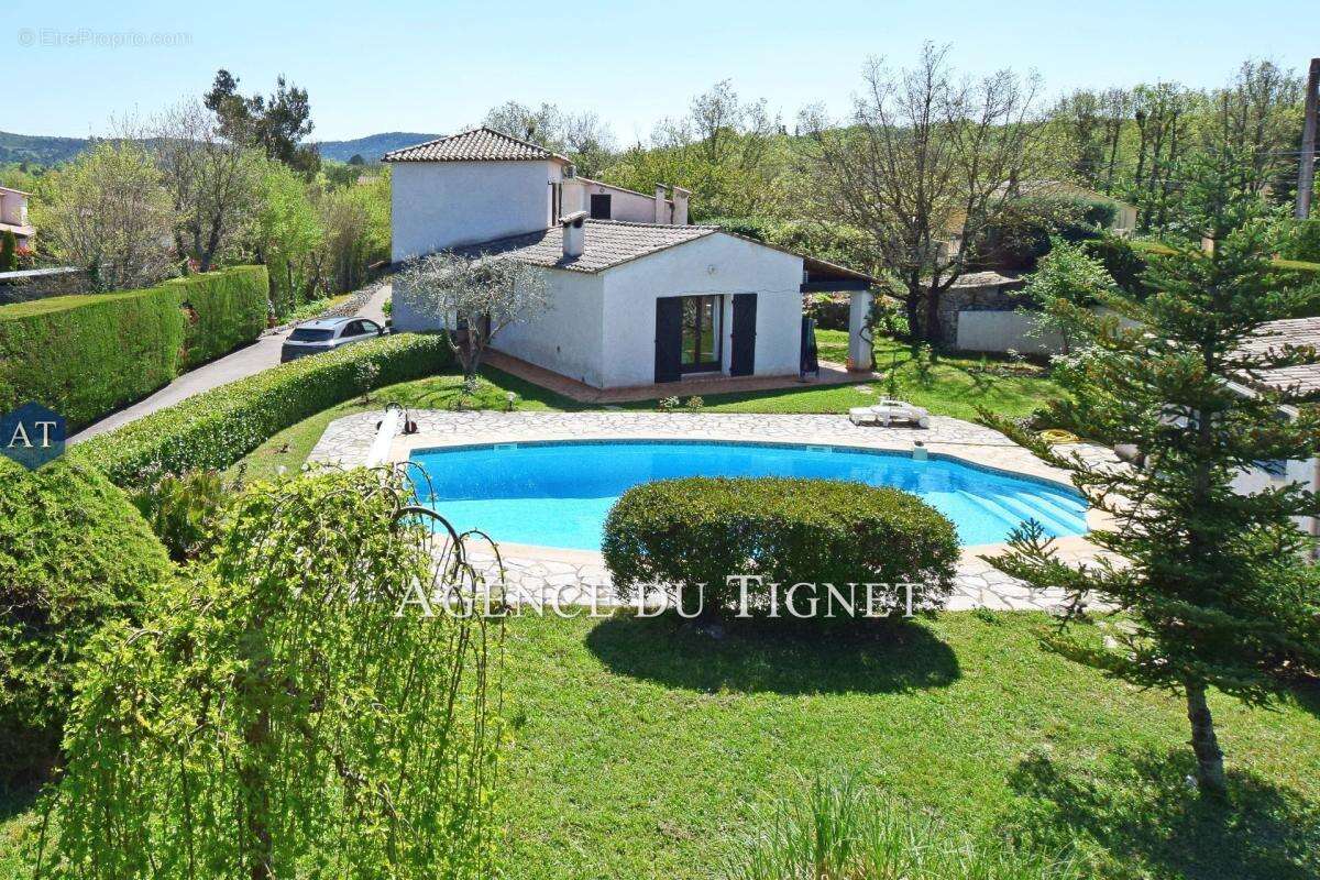 Maison à SAINT-CEZAIRE-SUR-SIAGNE