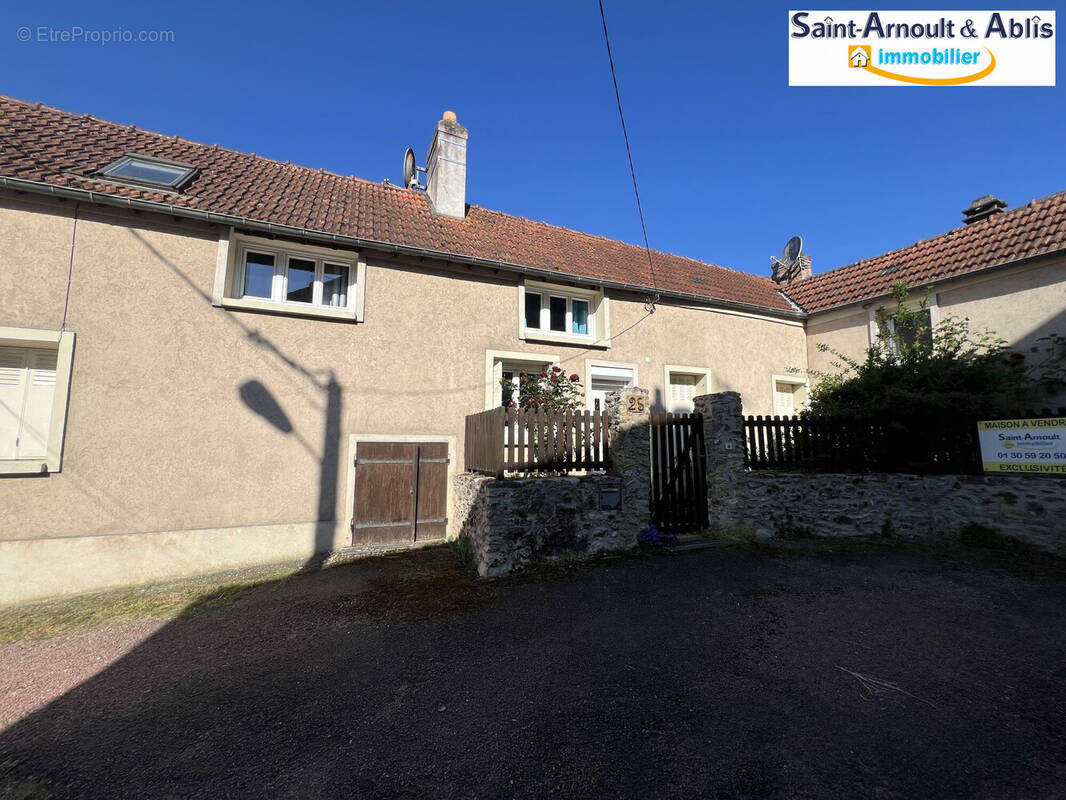 Maison à SAINT-ARNOULT-EN-YVELINES