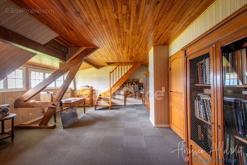 Maison à CHINDRIEUX