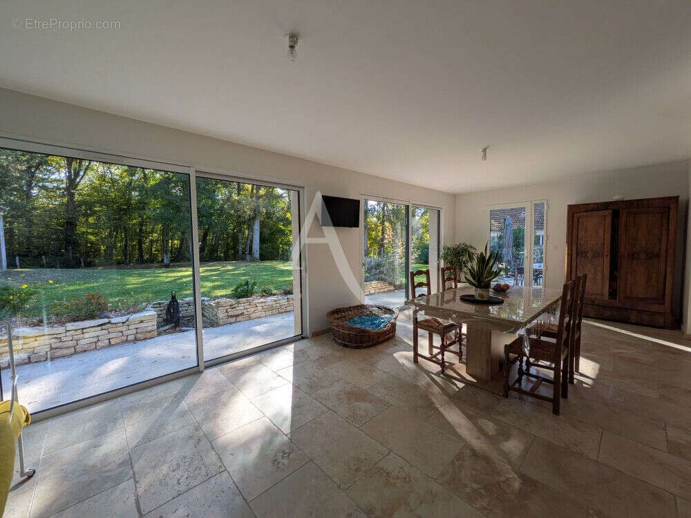 Maison à CHOUZY-SUR-CISSE