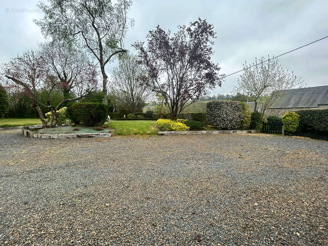 Maison à SAINTE-CECILE