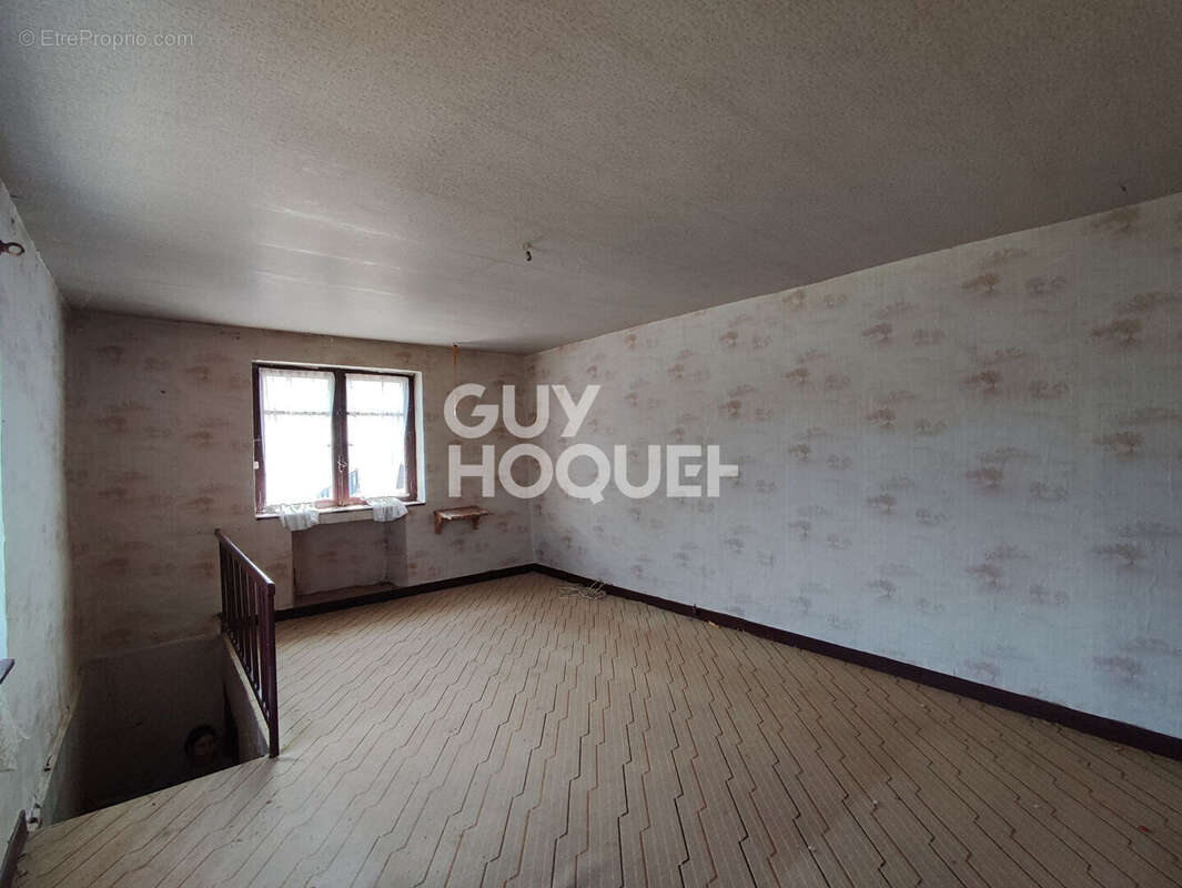 Maison à BUSSY-ALBIEUX