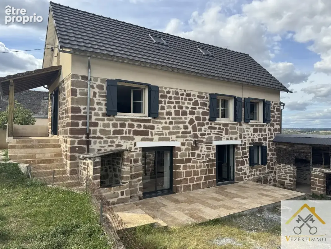 Photo Maison à Saint-Aulaire au prix de 232 000€