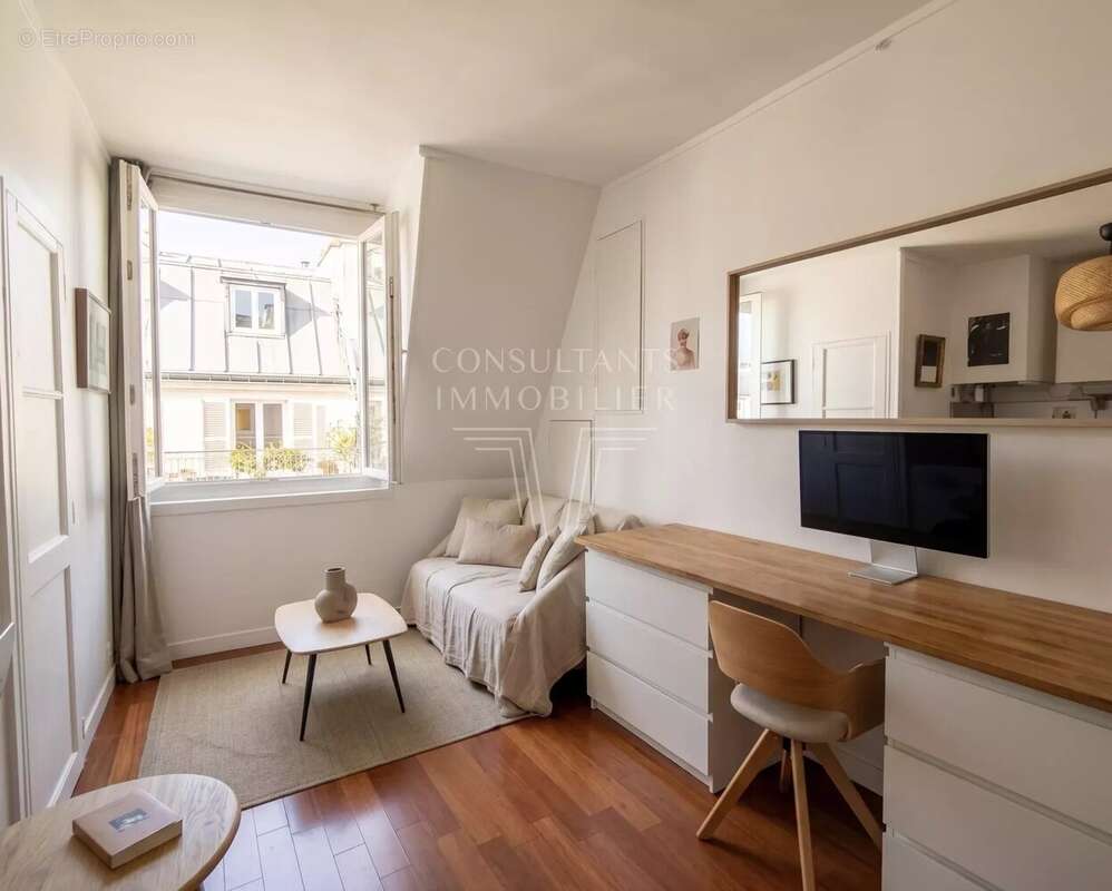 Appartement à PARIS-7E