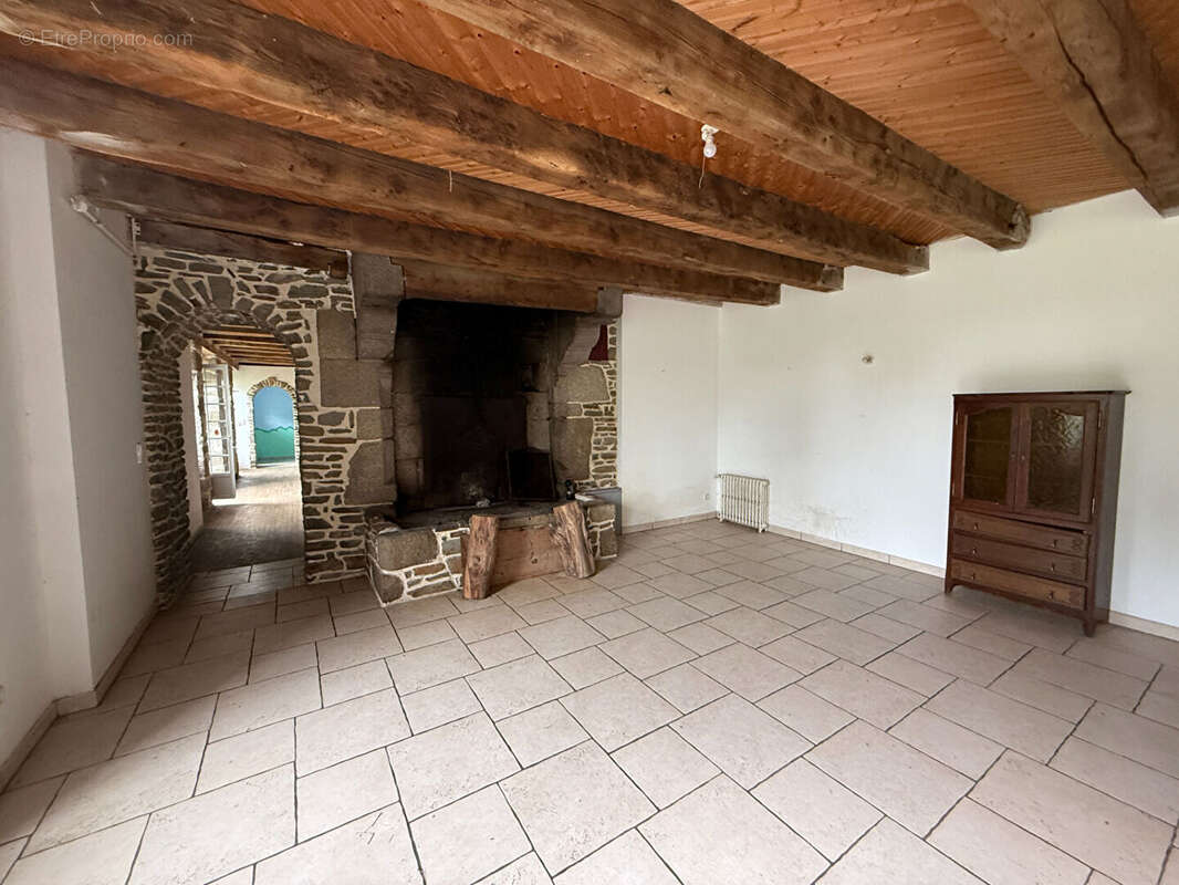 Maison à NOYAL-SOUS-BAZOUGES
