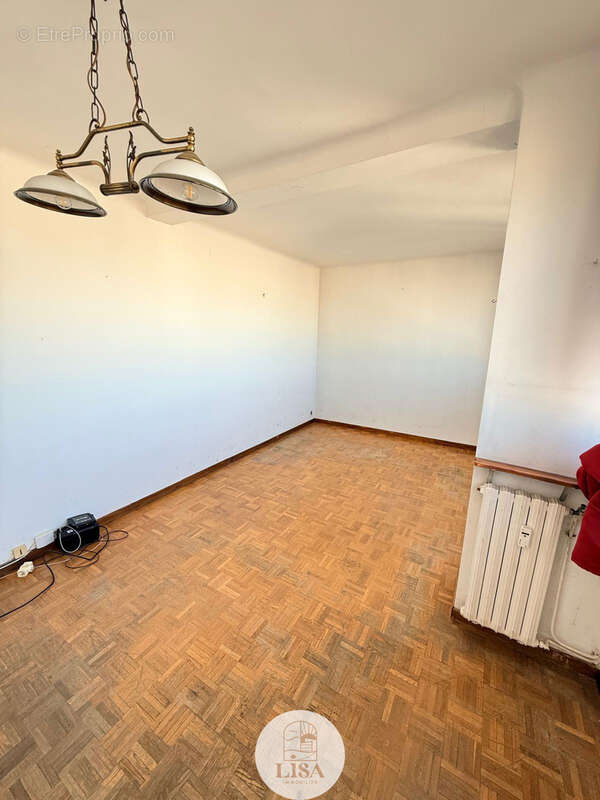 Appartement à MARSEILLE-5E