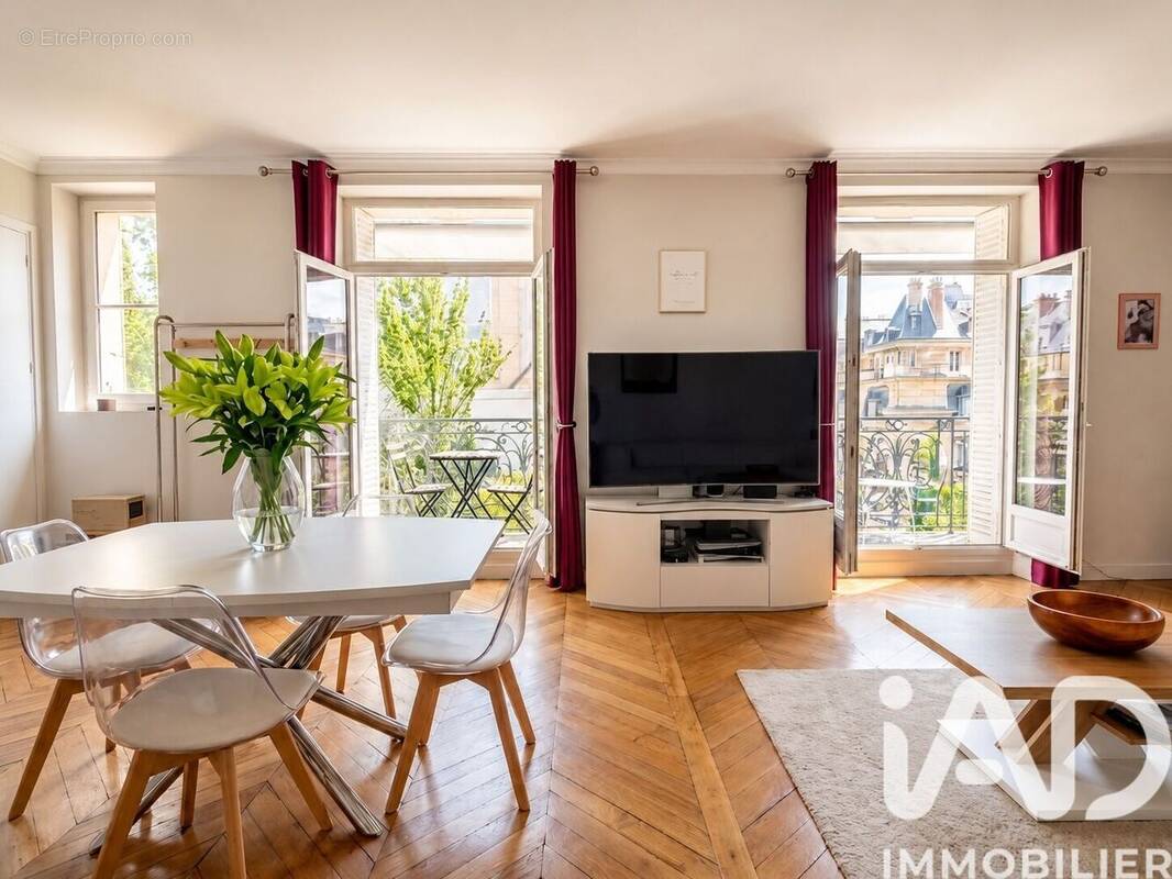 Photo 1 - Appartement à PARIS-7E