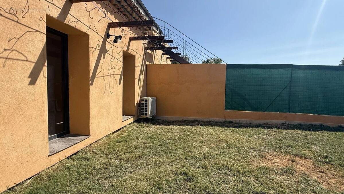 Appartement à POURRIERES