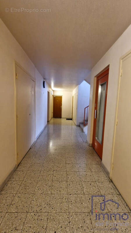 hall de l etage - Appartement à SAINT-ETIENNE