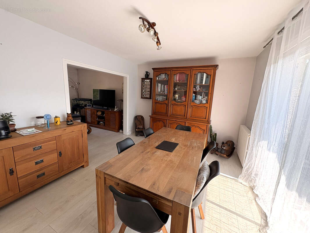Maison commerces et école accessibles à pied proche gare de Bueil - photo 2