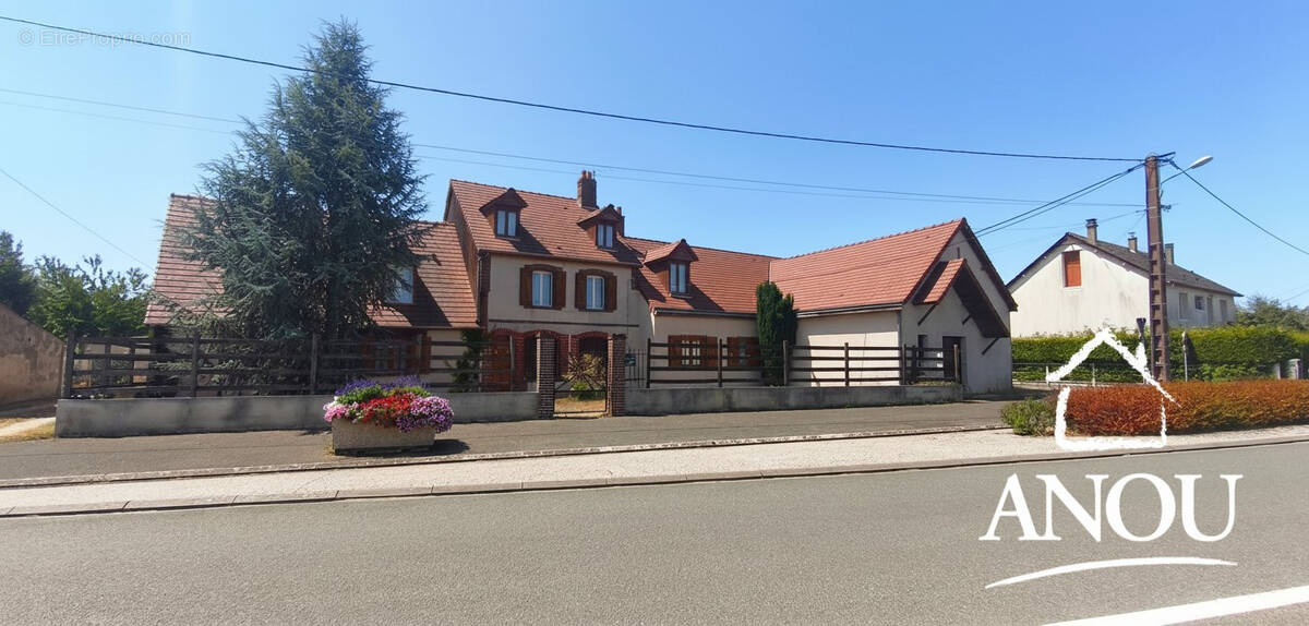 Maison à DAMPIERRE-SOUS-BROU