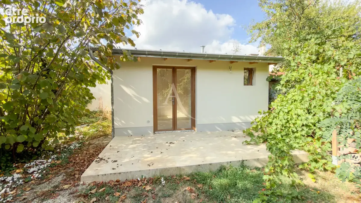 Maison à rénover avec une dépendance aménagée en fond de parcelle. - photo 11