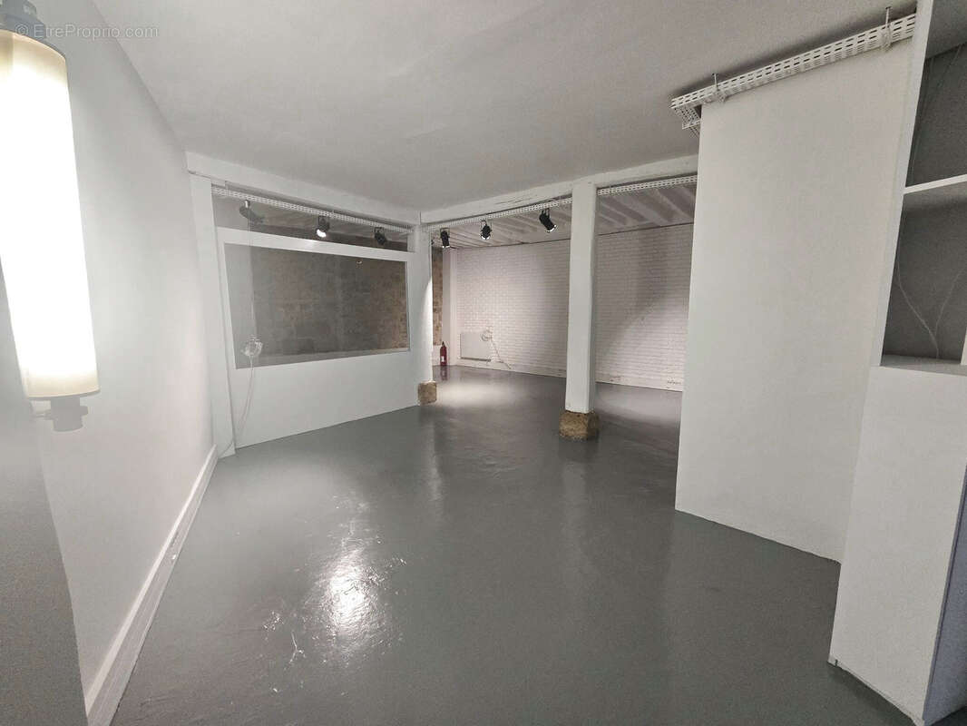 Commerce à PARIS-2E