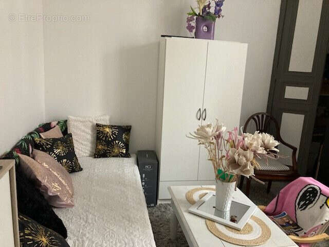 Appartement à AINAY-LE-CHATEAU