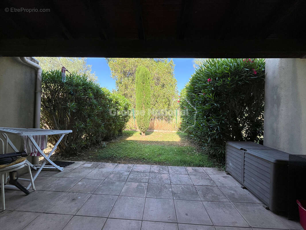 Maison T3 avec terrasse couverte et jardin - photo 9