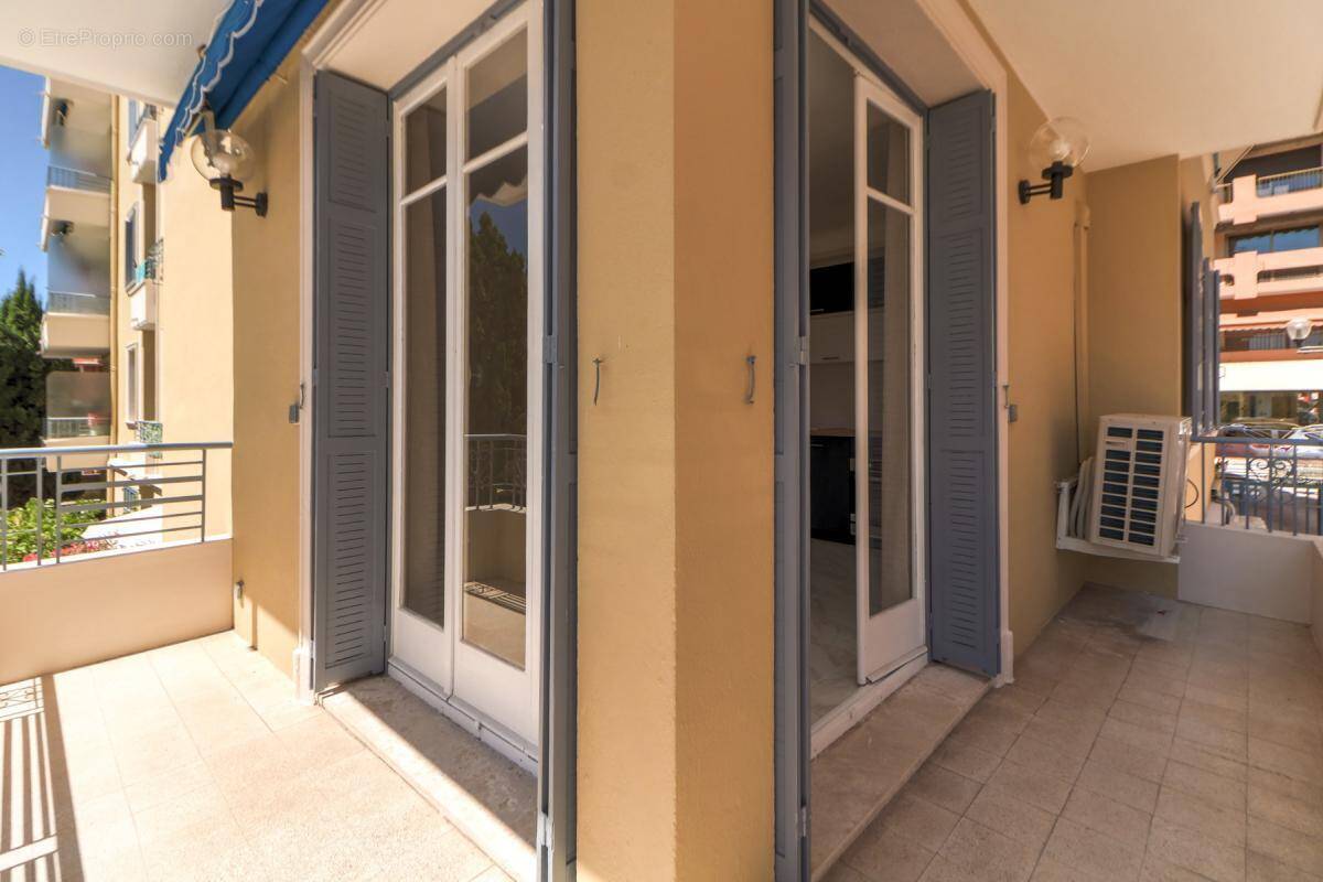Appartement à ROQUEBRUNE-CAP-MARTIN
