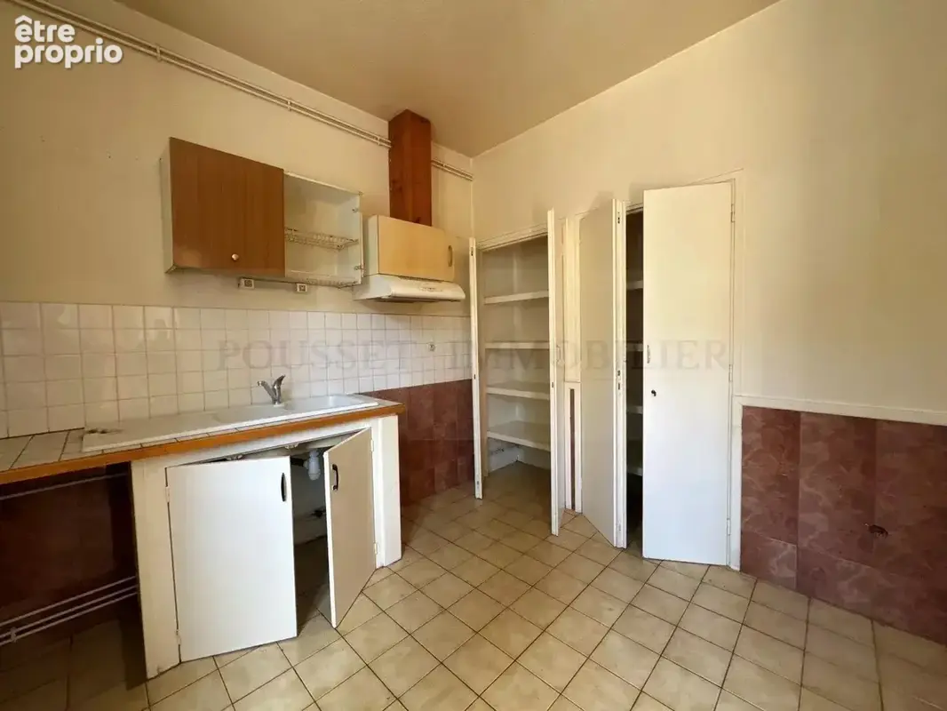 Propriété en pierre du XVIIIe siècle de 540 m² avec dépendances et jardin de 1989 m². - photo 23