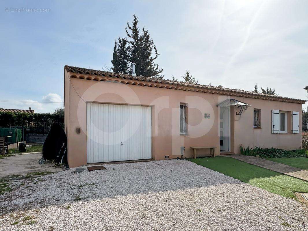 Maison à LA CRAU