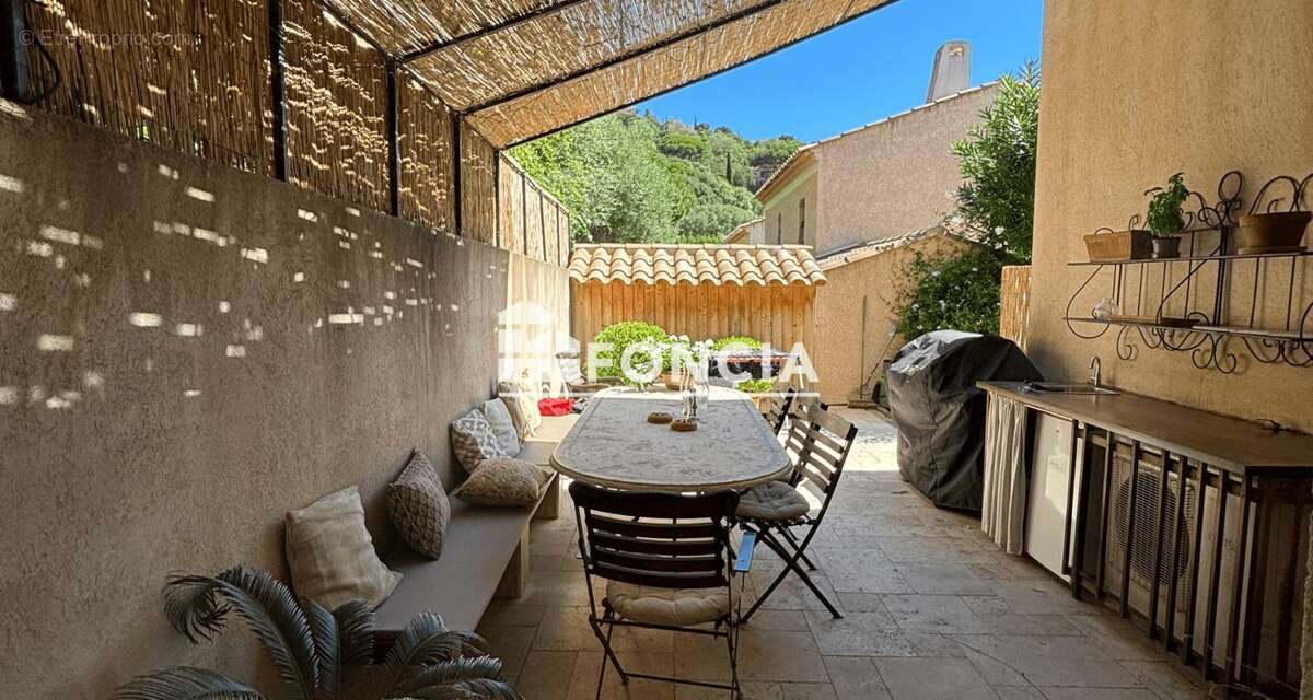 Maison à BORMES-LES-MIMOSAS