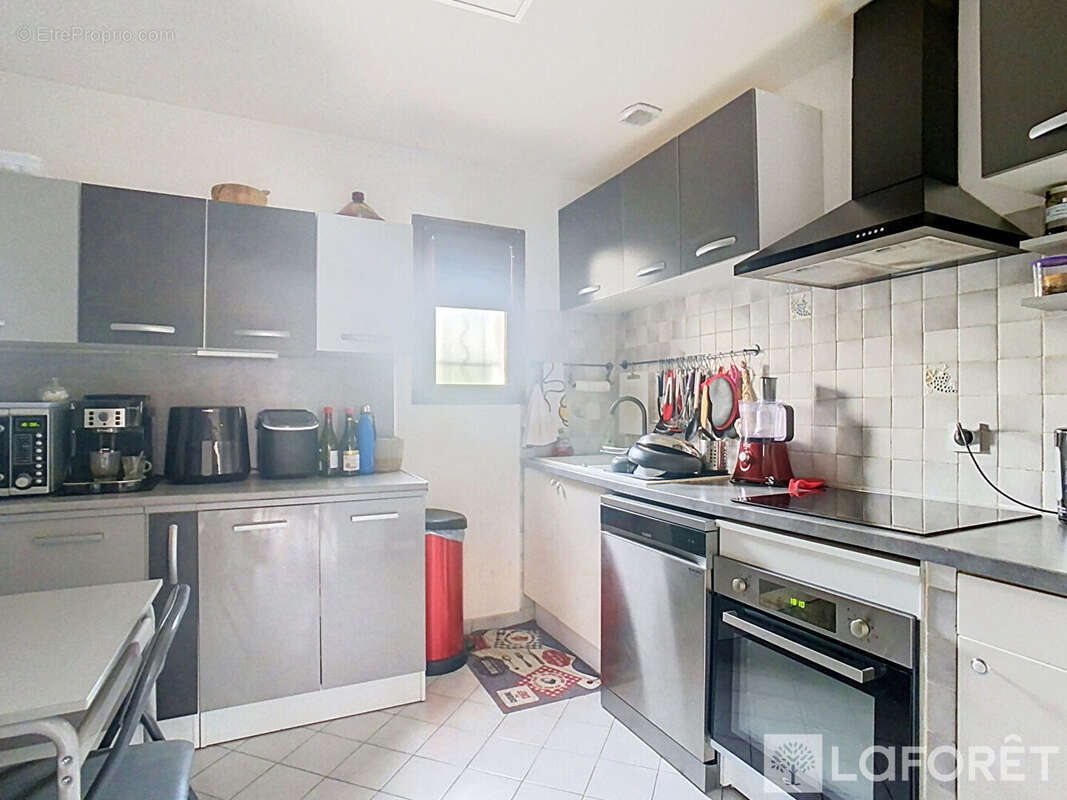 Maison 6 pièces avec T3 en location à l'étage - terrain de 512 m2 - photo 8