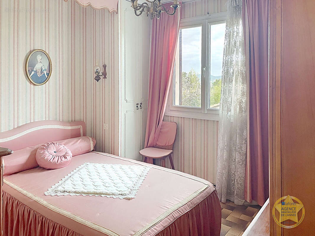 Maison à LES ANGLES