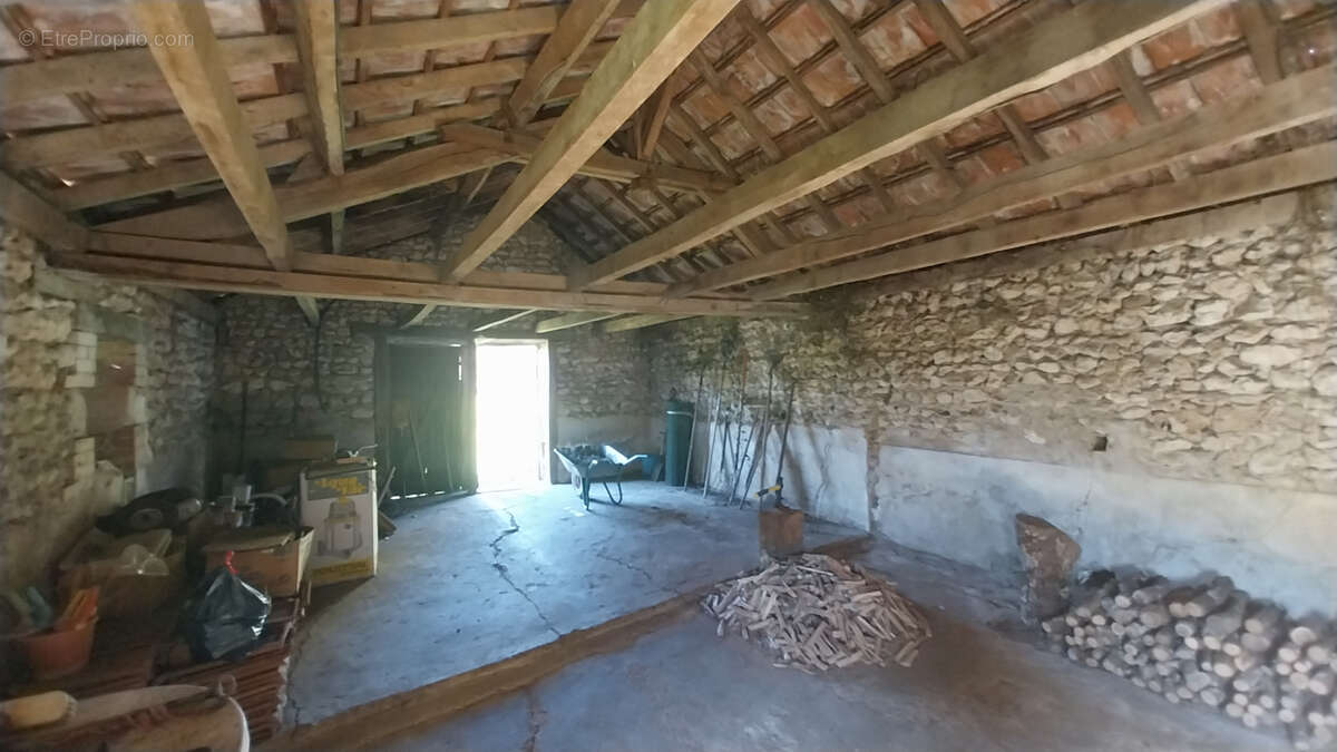 Maison à MILHAC-D'AUBEROCHE