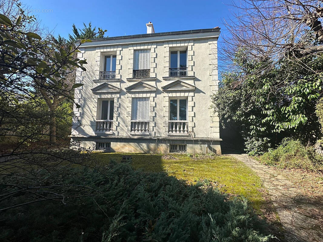Maison à LE PERREUX-SUR-MARNE