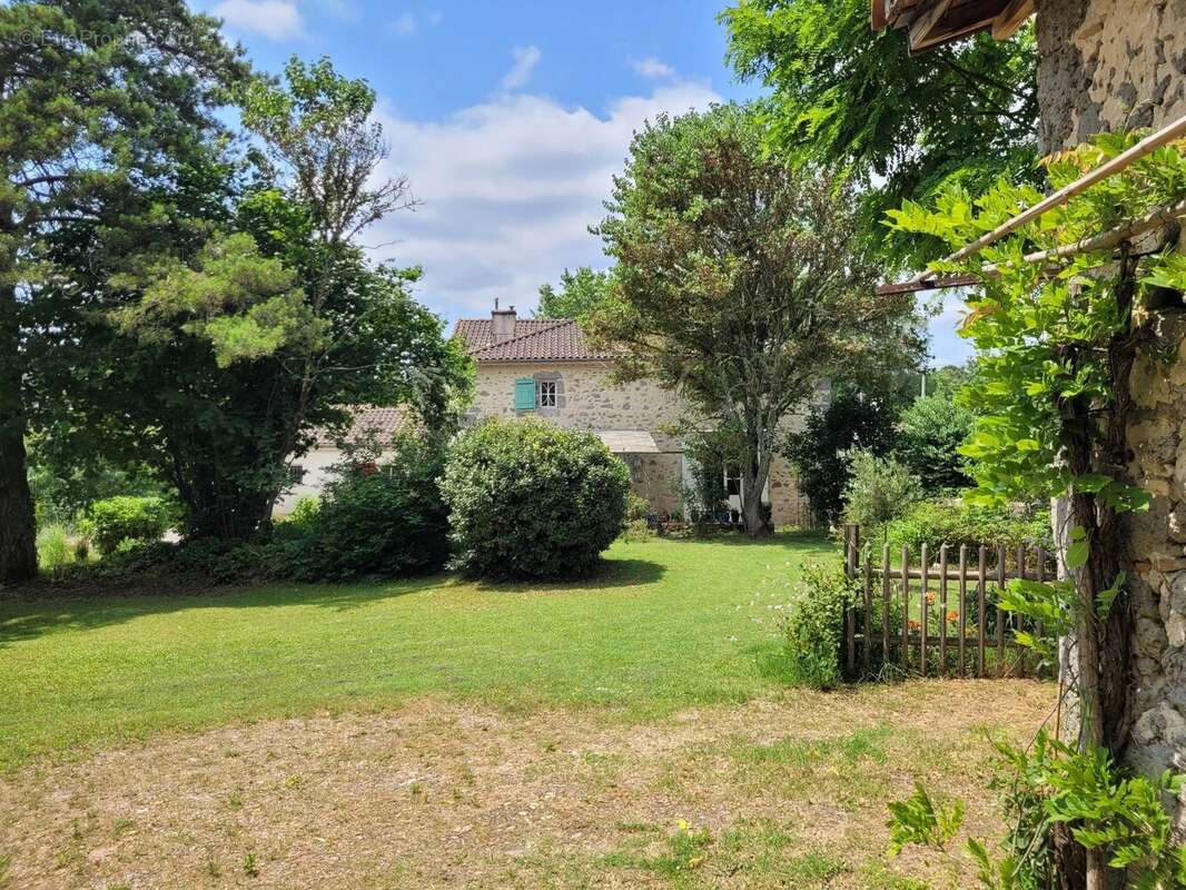Maison à FARGUES-SUR-OURBISE