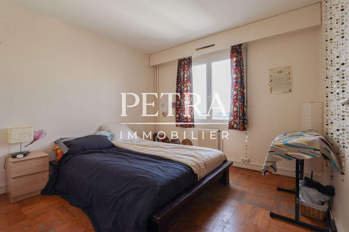 Appartement à L'HAY-LES-ROSES