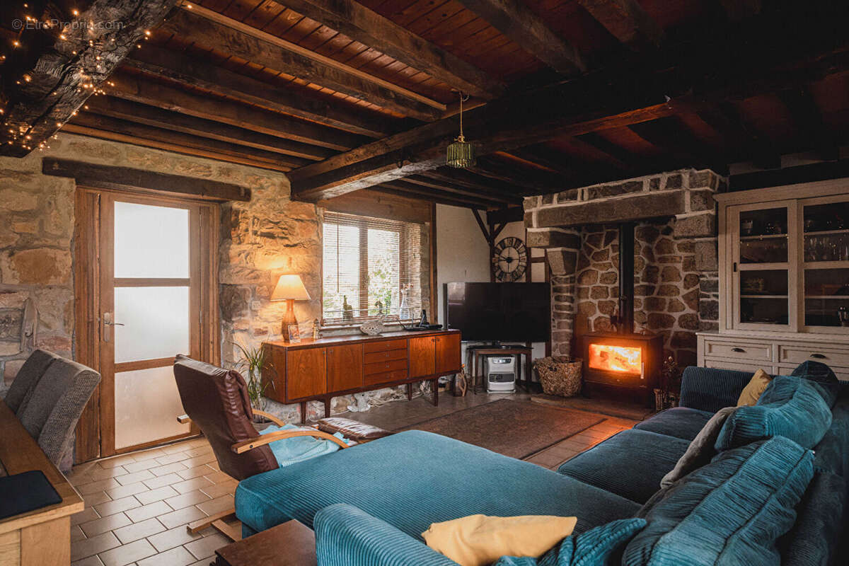 Maison à CHAMPSECRET