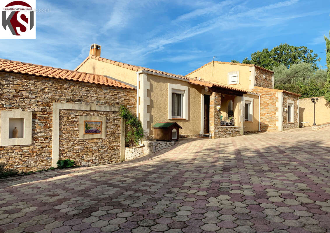 Maison à SEILLONS-SOURCE-D'ARGENS