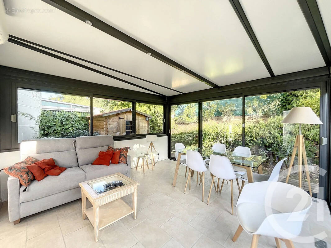 Appartement à VALBONNE