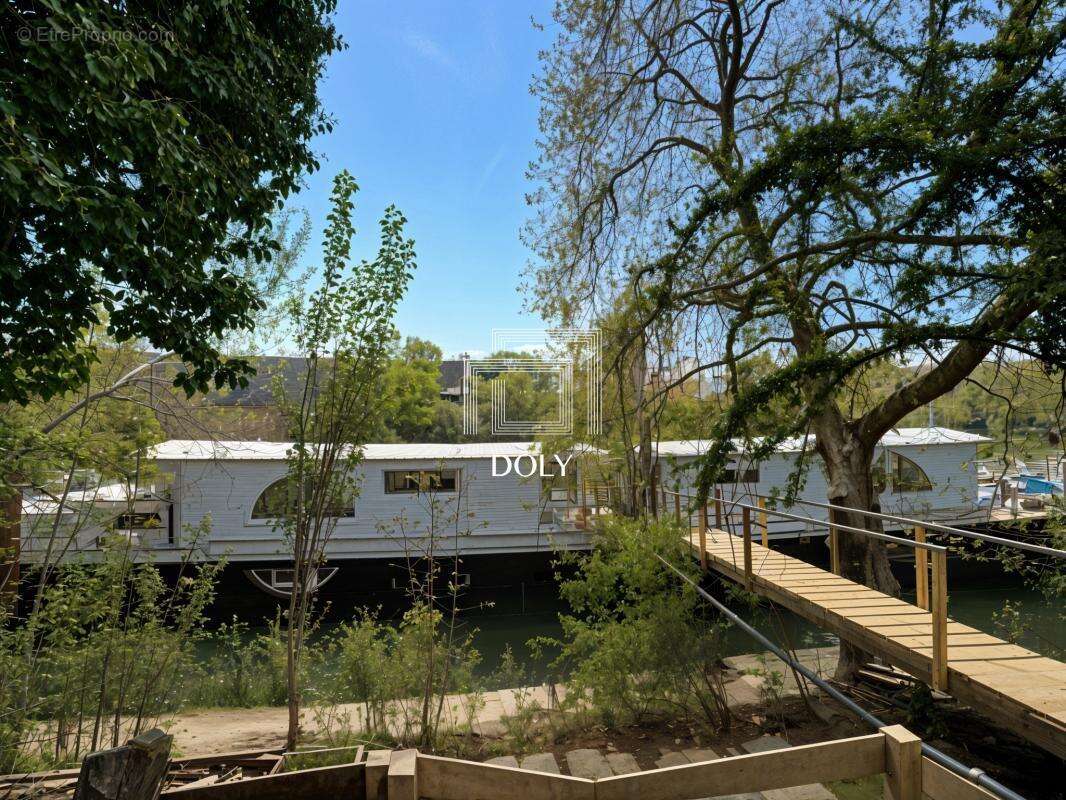 Appartement à VILLENEUVE-LA-GARENNE