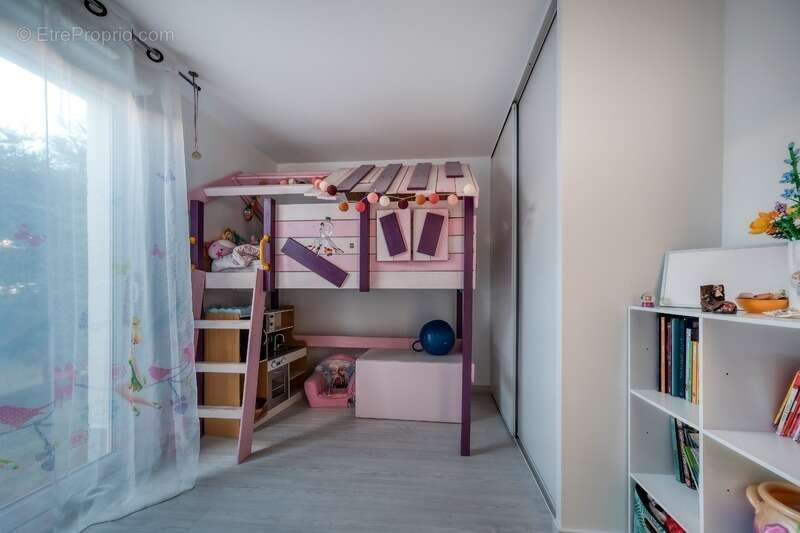 Appartement à LES CLAYES-SOUS-BOIS
