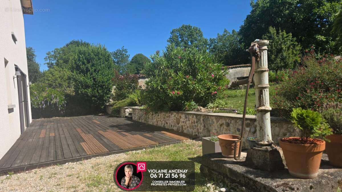 Maison Dauphinoise rénovée (2 logements + grange  et tres grand terrain) - photo 7