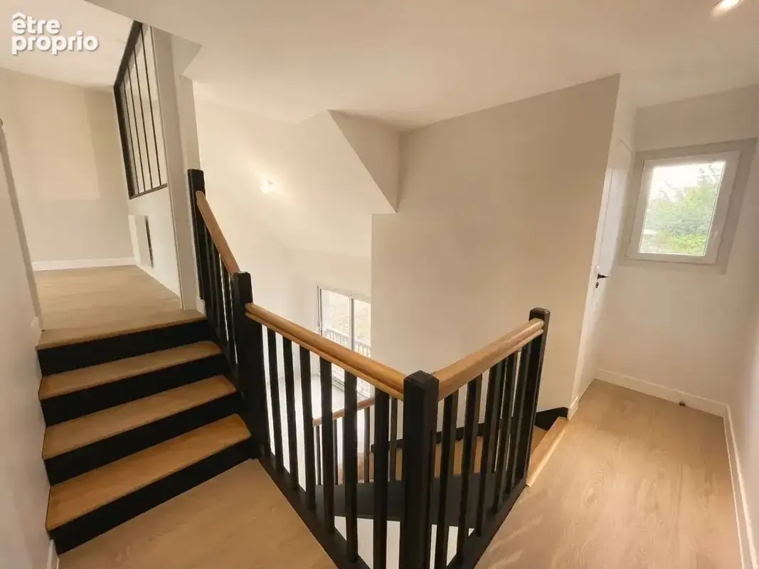 Maison familiale entièrement rénovée – 5 chambres – beaux volumes – sous-sol total - photo 7