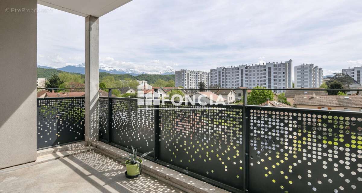 Appartement à LE PONT-DE-CLAIX