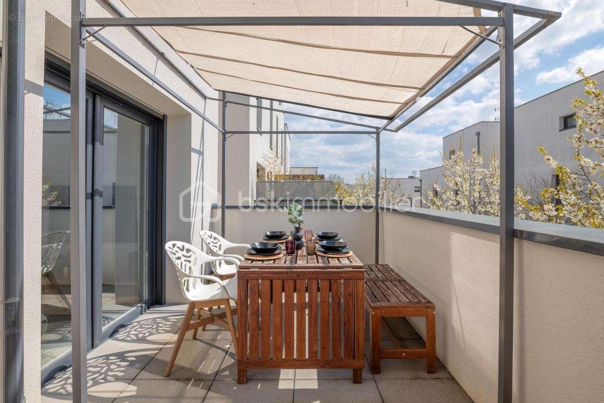 Appartement à MEYZIEU