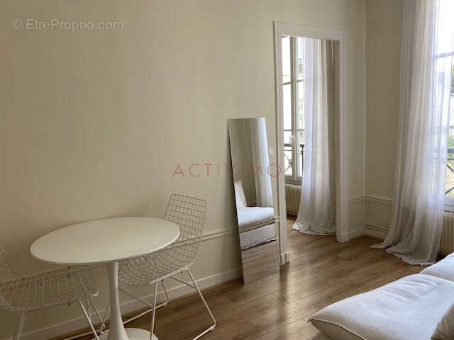 Appartement à PARIS-7E
